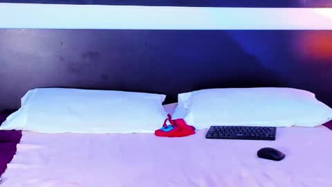 Snapshot of belajones chatting on 16, 11, 2025 Bela online show from 16, 11, 2025