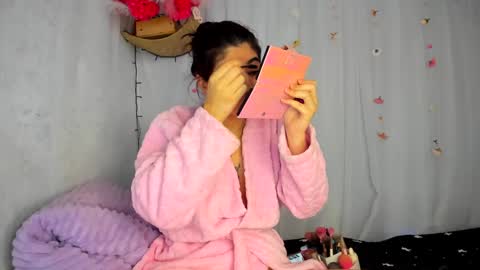 Snapshot of belinda_luna_ chatting on 13, 10, 2025 modelo independiente online show from 13, 10, 2025