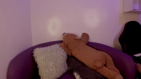 Bella online show from 2, 2, 2026