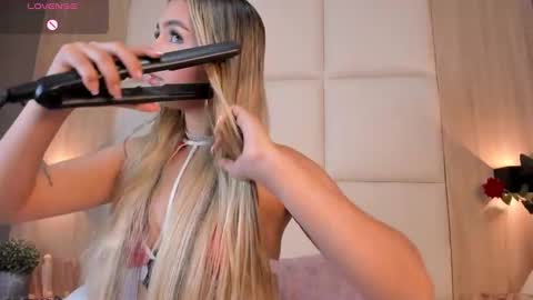 Bella cam online show from 22, 12, 2024