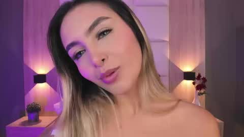 Bella cam online show from 19, 9, 2025