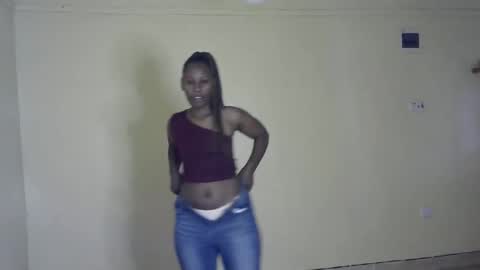 Snapshot of bella_c8 chatting on 31, 10, 2025 bella_c8 online show from 31, 10, 2025