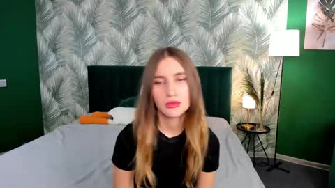 Bella online show from 7, 10, 2025