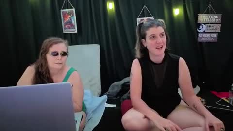 Bella James online show from 18, 11, 2025