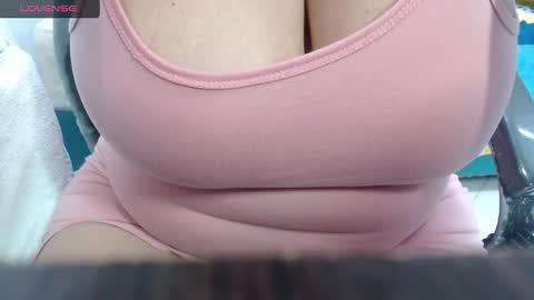 Snapshot of bella_lady_1_ chatting on 30, 1, 2025 lady online show from 30, 1, 2025