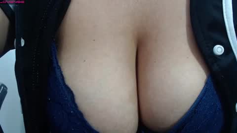 Snapshot of bella_lady_1_ chatting on 14, 2, 2025 lady online show from 14, 2, 2025