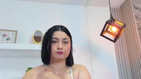 bella_lynx online show from 6, 10, 2025