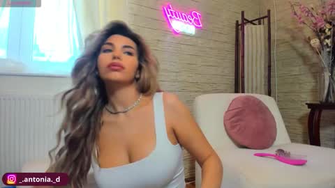 bella_posh online show from 3, 2, 2026
