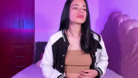 Snapshot of bella_sun_ chatting on 9, 11, 2025 Valeria Model Independent online show from 9, 11, 2025