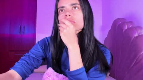 Snapshot of bella_sun_ chatting on 11, 11, 2025 Valeria Model Independent online show from 11, 11, 2025