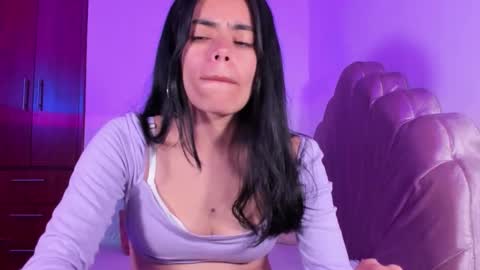 Snapshot of bella_sun_ chatting on 14, 11, 2025 Valeria Model Independent online show from 14, 11, 2025