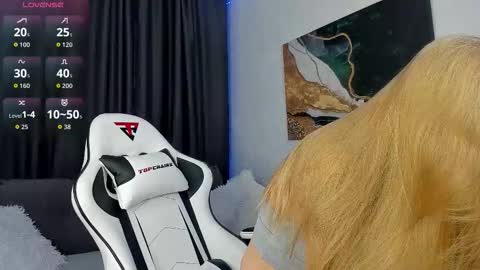 Hi I am Bella I am a first day here online show from 14, 11, 2025