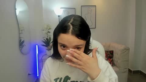  Bella Hadid  online show from 27, 12, 2024