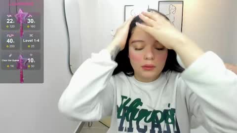  Bella Hadid  online show from 11, 2, 2025