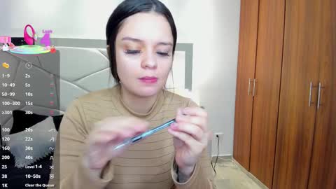  Bella Hadid  online show from 10, 9, 2025