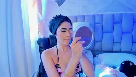 bellaastorm online show from 17, 10, 2025