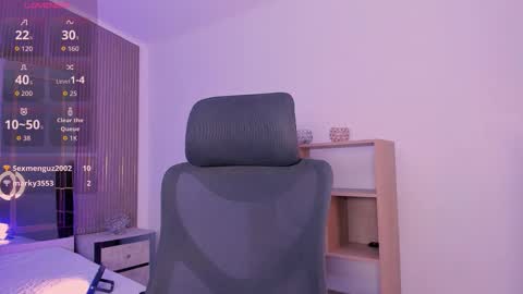 bellaastorm online show from 31, 10, 2025