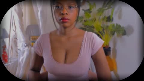 Snapshot of bellablakes18 chatting on 15, 9, 2025 Bellah Blakes-Sarah Scrumptious Lee online show from 15, 9, 2025