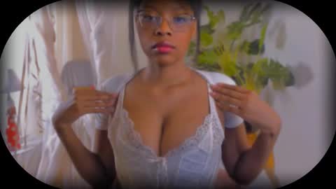 Snapshot of bellablakes18 chatting on 19, 9, 2025 Bellah Blakes-Sarah Scrumptious Lee online show from 19, 9, 2025