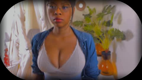 Snapshot of bellablakes18 chatting on 23, 9, 2025 Bellah Blakes-Sarah Scrumptious Lee online show from 23, 9, 2025