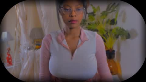 Snapshot of bellablakes18 chatting on 4, 10, 2025 Bellah Blakes-Sarah Scrumptious Lee online show from 4, 10, 2025