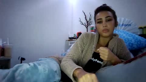 Snapshot of bellaboo999 chatting on 27, 9, 2025 bellaboo999 online show from 27, 9, 2025