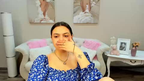 BellaBoolman online show from 8, 2, 2025