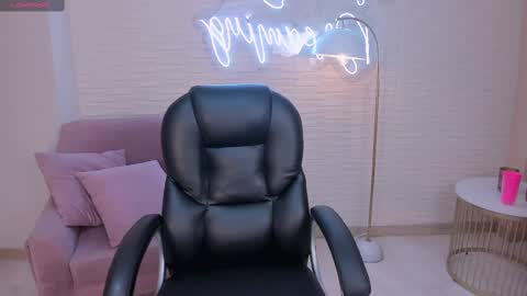 Bella  online show from 9, 3, 2025