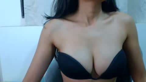 bellacrystall online show from 28, 3, 2026