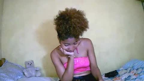 bellaena online show from 9, 10, 2025