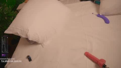 BellaGiaxx online show from 12, 2, 2025