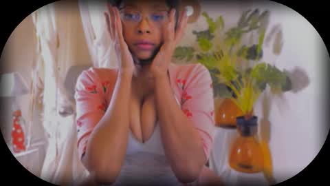 Snapshot of bellahproudly chatting on 19, 10, 2025 Bellah online show from 19, 10, 2025
