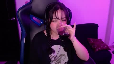 Bella Monteluna online show from 24, 9, 2025