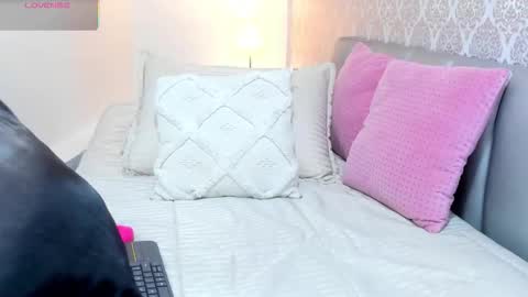 Snapshot of bellanixs chatting on 20, 12, 2025 Bella Nix big tits online show from 20, 12, 2025