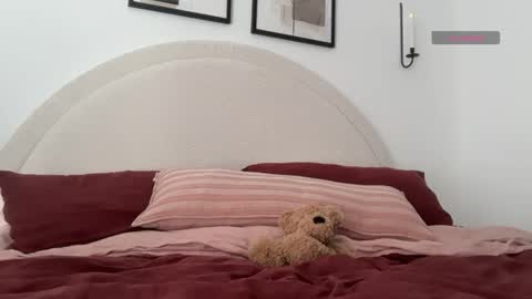 Snapshot of bellaryderr chatting on 6, 3, 2026 Isabella Ryder online show from 6, 3, 2026