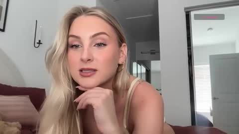 Snapshot of bellaryderr chatting on 17, 3, 2026 Isabella Ryder online show from 17, 3, 2026