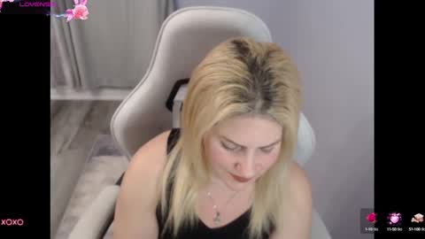 Snapshot of bellastar84 chatting on 14, 10, 2025 Starr40 online show from 14, 10, 2025