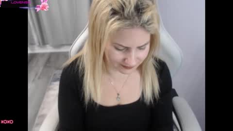 Snapshot of bellastar84 chatting on 17, 10, 2025 Starr40 online show from 17, 10, 2025