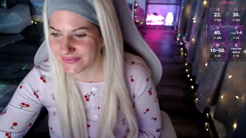 Snapshot of bellastar84 chatting on 5, 3, 2026 Starr40 online show from 5, 3, 2026