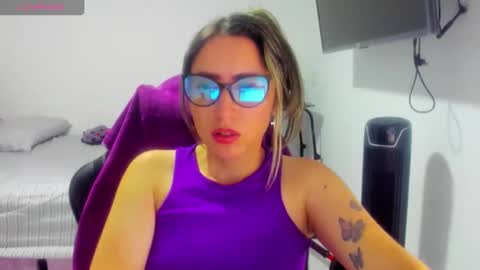 Bella T. online show from 12, 4, 2026