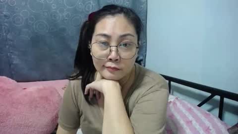Bella online show from 4, 10, 2025