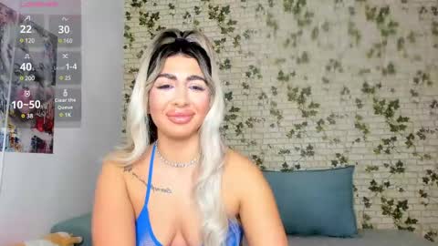 Snapshot of belle_hallle chatting on 4, 1, 2025 LucyJelly online show from 4, 1, 2025