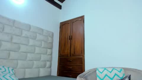    online show from 1, 11, 2025