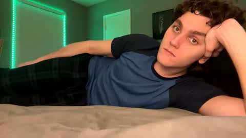 Snapshot of benchedtoast chatting on 5, 1, 2025 benchedtoast online show from 5, 1, 2025