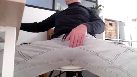 Snapshot of bencobra chatting on 4, 12, 2024 bencobra online show from 4, 12, 2024