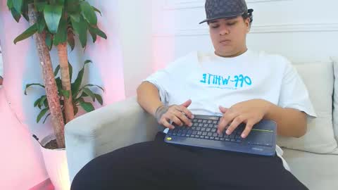 bennett_alejoo online show from 4, 12, 2025