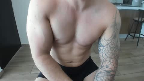 Snapshot of benthebodybuilder chatting on 8, 1, 2025 Ben Braxton online show from 8, 1, 2025