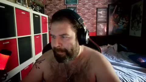 Snapshot of bertirally15 chatting on 6, 4, 2026 bertirally15 online show from 6, 4, 2026