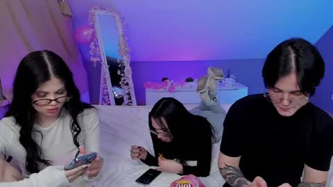 Danny and Kira online show from 25, 1, 2025