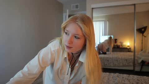 Chloe Next stream on Friday online show from 29, 11, 2025